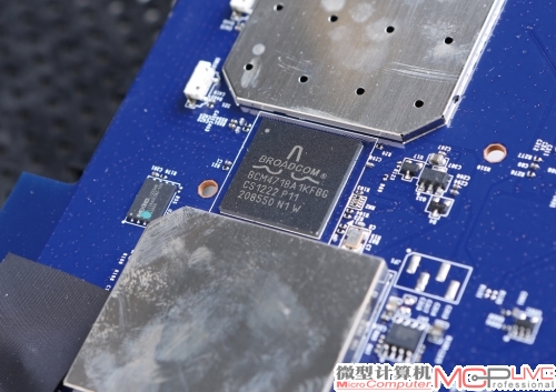 R6200的主控芯片BCM4718，它是一颗SoC产品，既集成了主控处理器，也集成了802.11n无线模块。