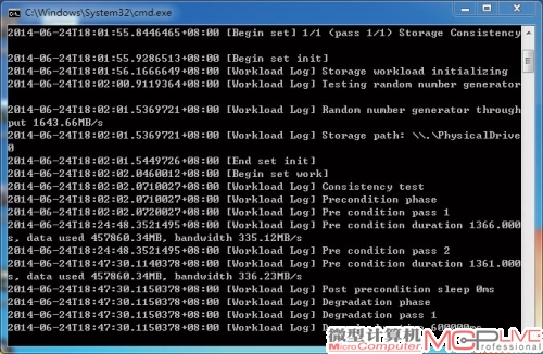 PCMark 8性能一致性测试界面与传统的PCMark 8测试软件完全不同，主要通过CMD命令窗口显示固态硬盘的测试状态。